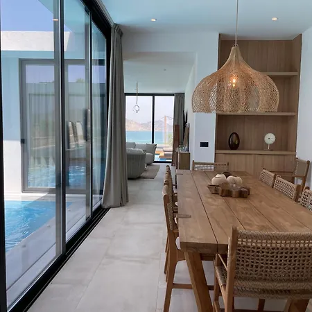 Villa 5 *